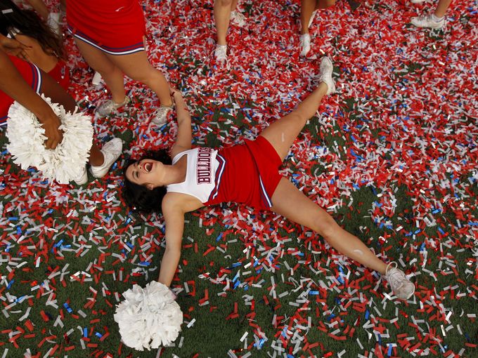 Fresno State Bulldogs cheerleader