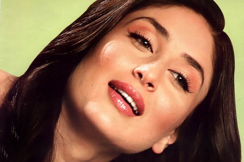 Kareena Kapoor Red Wet Lips