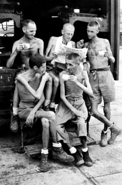 Five Australian former POWs catch up on news about the atomic bombings.
