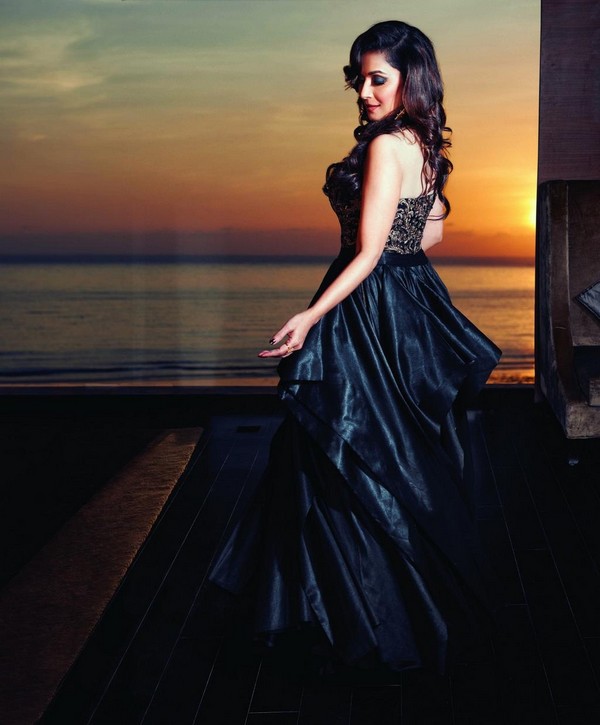 Madhuri Dixit Cleavage 2015