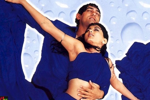 Aamir and Sonali Hottest Pose