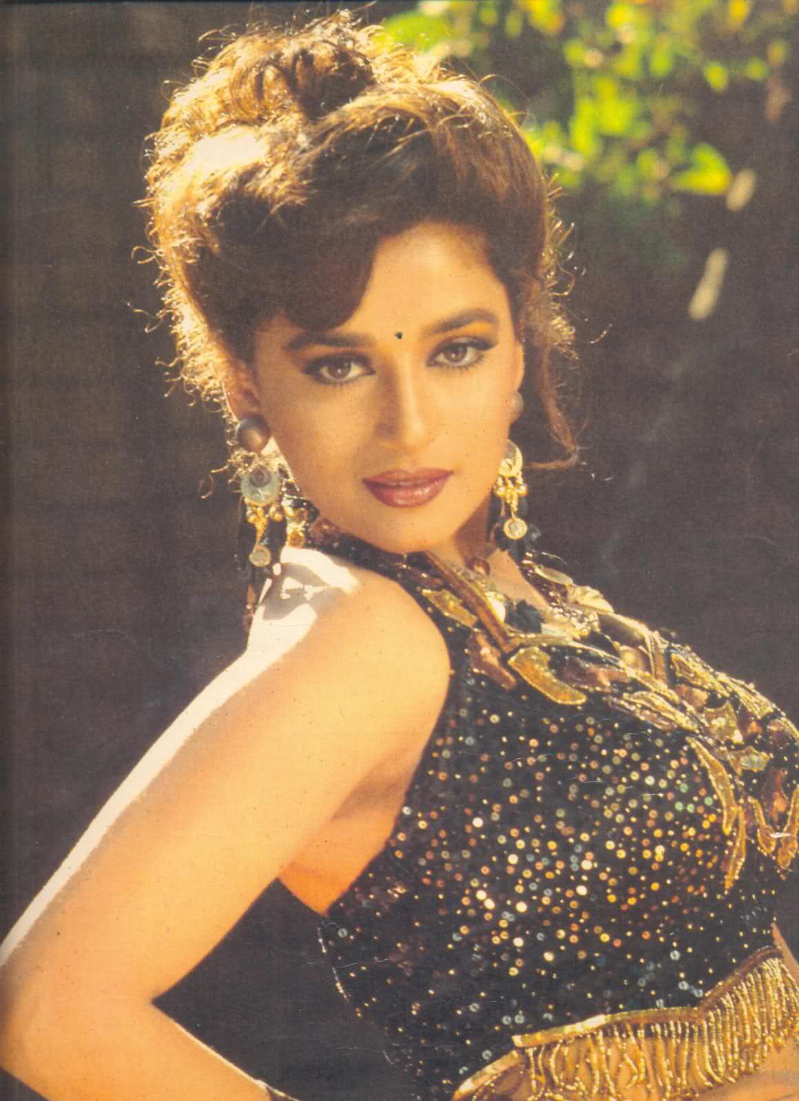 Madhuri Dixit Hot Body Pose