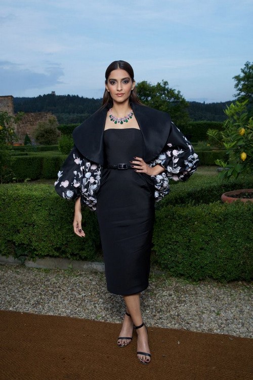 Sonam Kapoor wearing a black Ralph