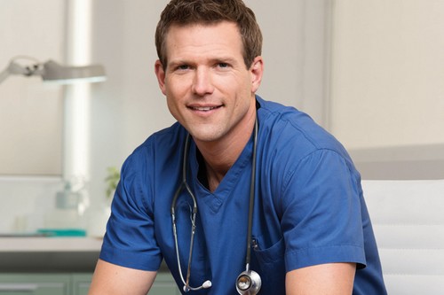 Dr Travis Stork
