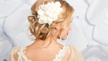 10 Amazing Flower Girl Hairstyles 1