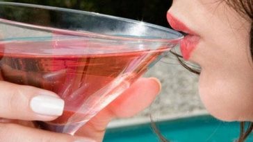 Top 10 Cocktails that You Need to Kiss