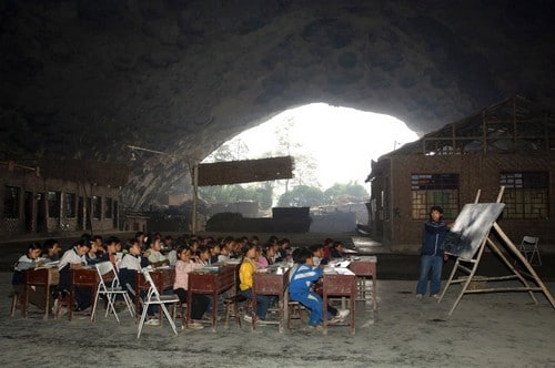 Dongzhong Mid-Cave Primary School In China